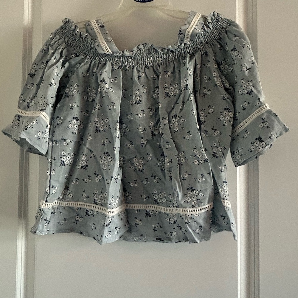 SADIE & LOVE • Blue/White Floral Off/On Shoulders Blouse • Large •